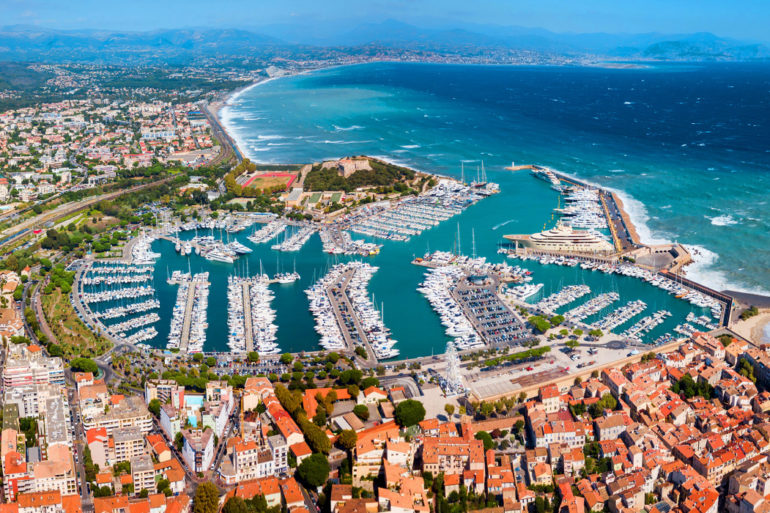 Article_Evolution-marché-Immobilier_Cannes-vs-Antibes_Blog_Lux-Rentals-Cap-Antibes